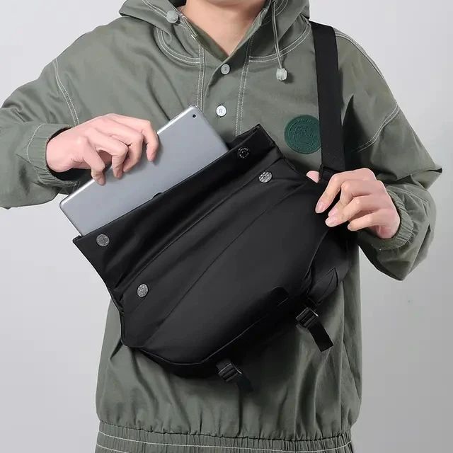 Découvrez le sac bandoulière moderne et innovant qui révolutionne votre quotidien !